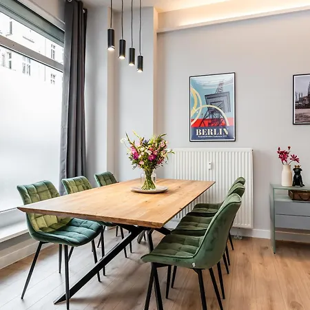 Luxurioeses Designer Mit 3 Schlafzimmern Apartment