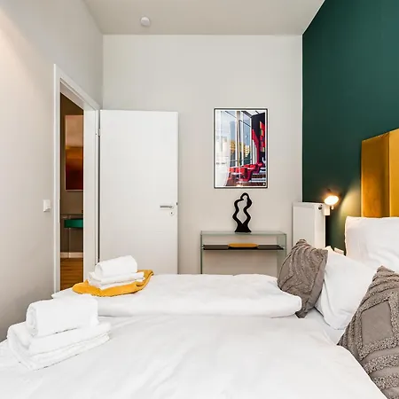 Luxurioeses Designer Mit 3 Schlafzimmern *