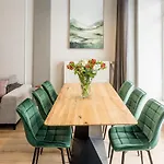 Luxurioese Design Mit Je 3 Schlafzimmern Appartement *