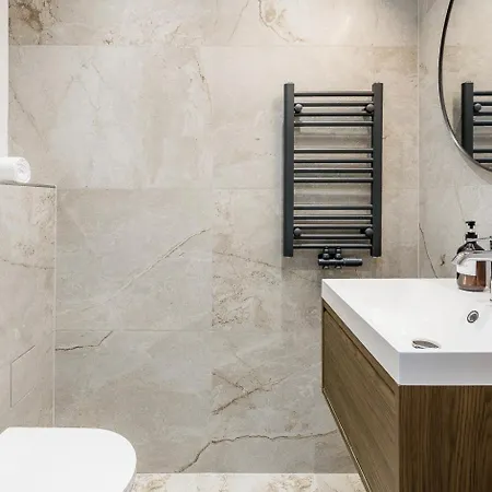 Luxurioese Design Apartments Mit Je 3 Schlafzimmern *
