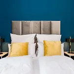 Luxurioese Design Mit Je 3 Schlafzimmern Apartman Berlin