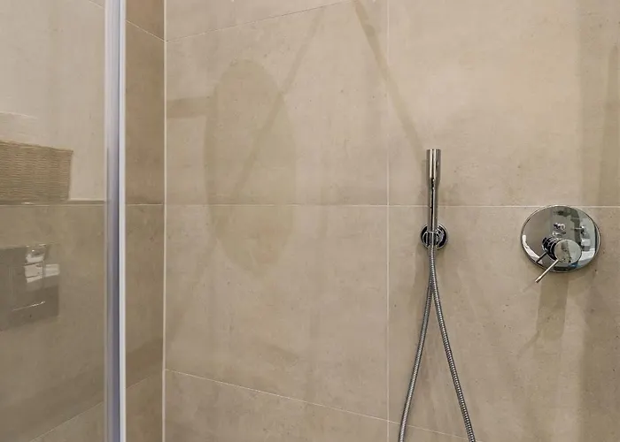 Luxurioese Design Mit Je 3 Schlafzimmern דירה *