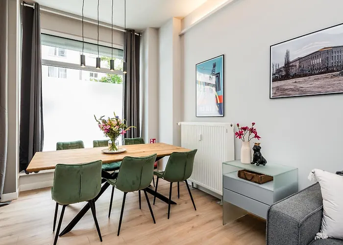 Luxurioese Design Mit Je 3 Schlafzimmern Berlijn